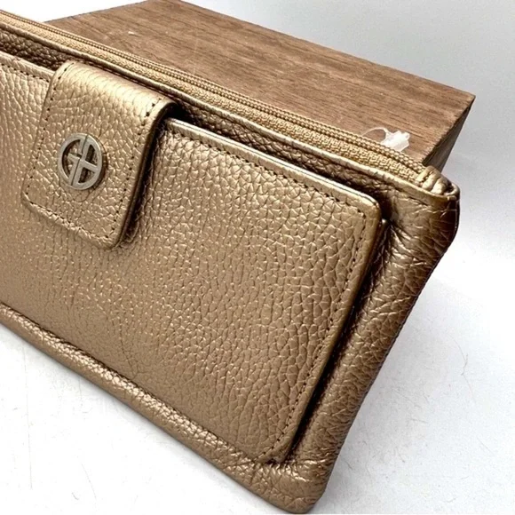 Giani Bernini Metallic Gold Genuine Leather Zip Pocketed Clutch Wristlet Wallet - Picture 3 of 15